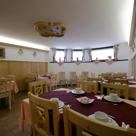 Hotel Garni Gonzaga Hotel Canazei