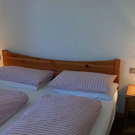 加尔尼恭瑟加酒店 3* 卡纳泽伊