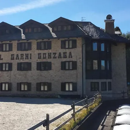 Hotel Garni Gonzaga Canazei