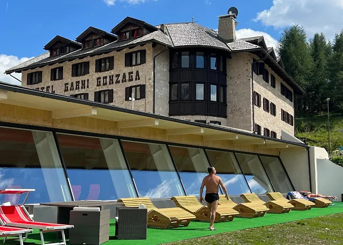 Szálloda Garni Gonzaga Canazei