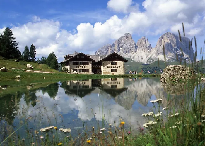 加尔尼恭瑟加酒店 3*