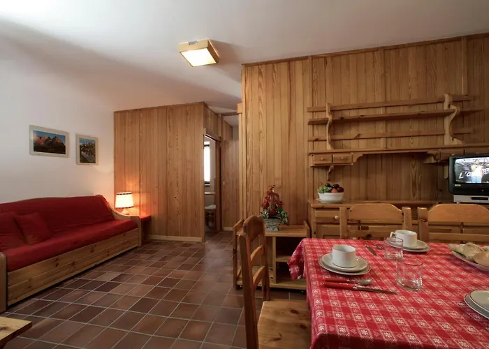 加尔尼恭瑟加酒店 卡纳泽伊