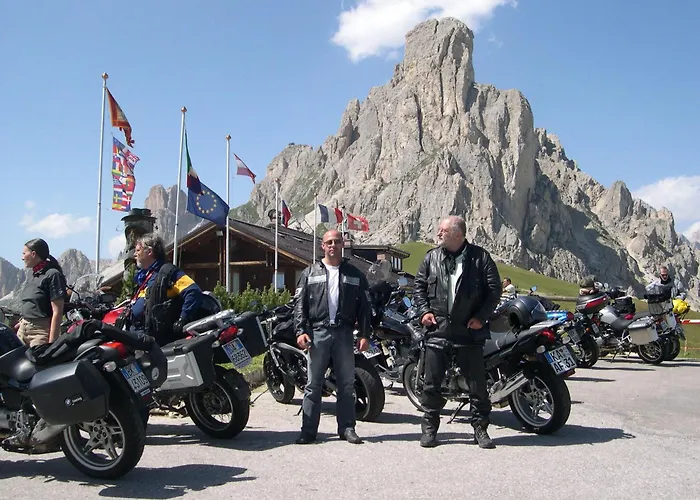 加尔尼恭瑟加酒店 3* 卡纳泽伊