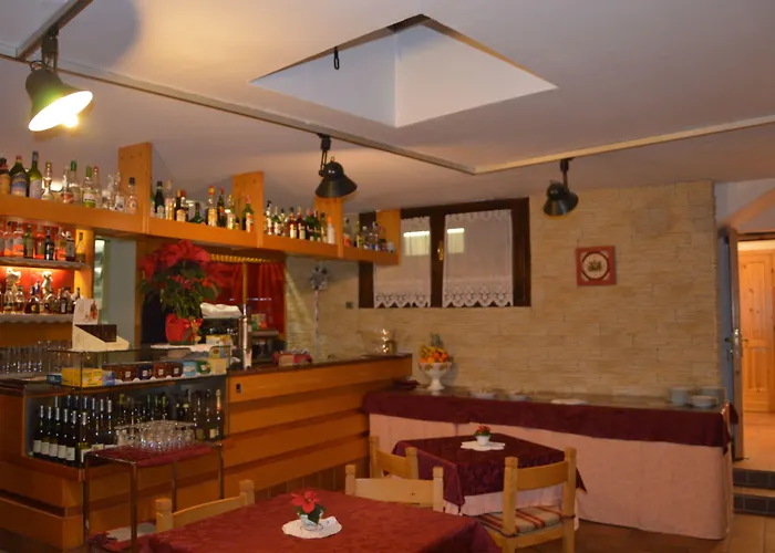 加尔尼恭瑟加酒店 卡纳泽伊