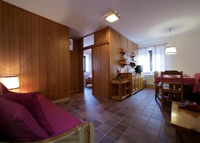 加尔尼恭瑟加酒店 卡纳泽伊