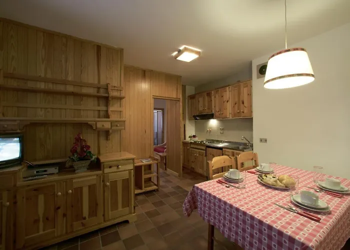 加尔尼恭瑟加酒店 3* 卡纳泽伊